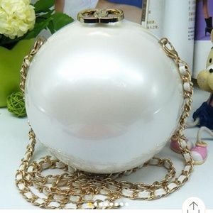 Pearl shaped bag with chain and pearl handle